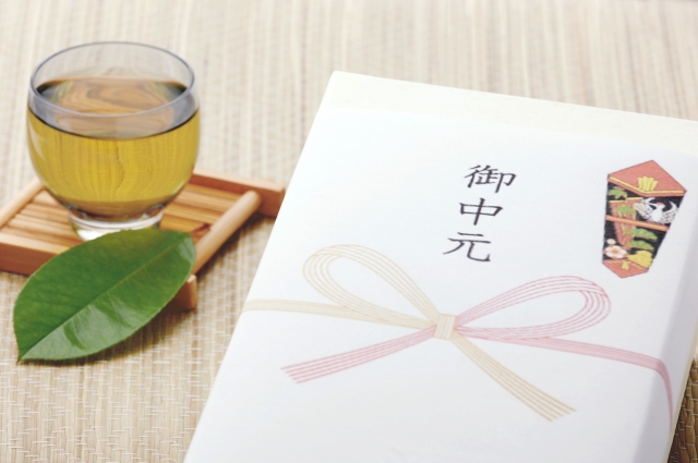 お中元は誰に？地域ごとに異なる時期や渡し方について解説します